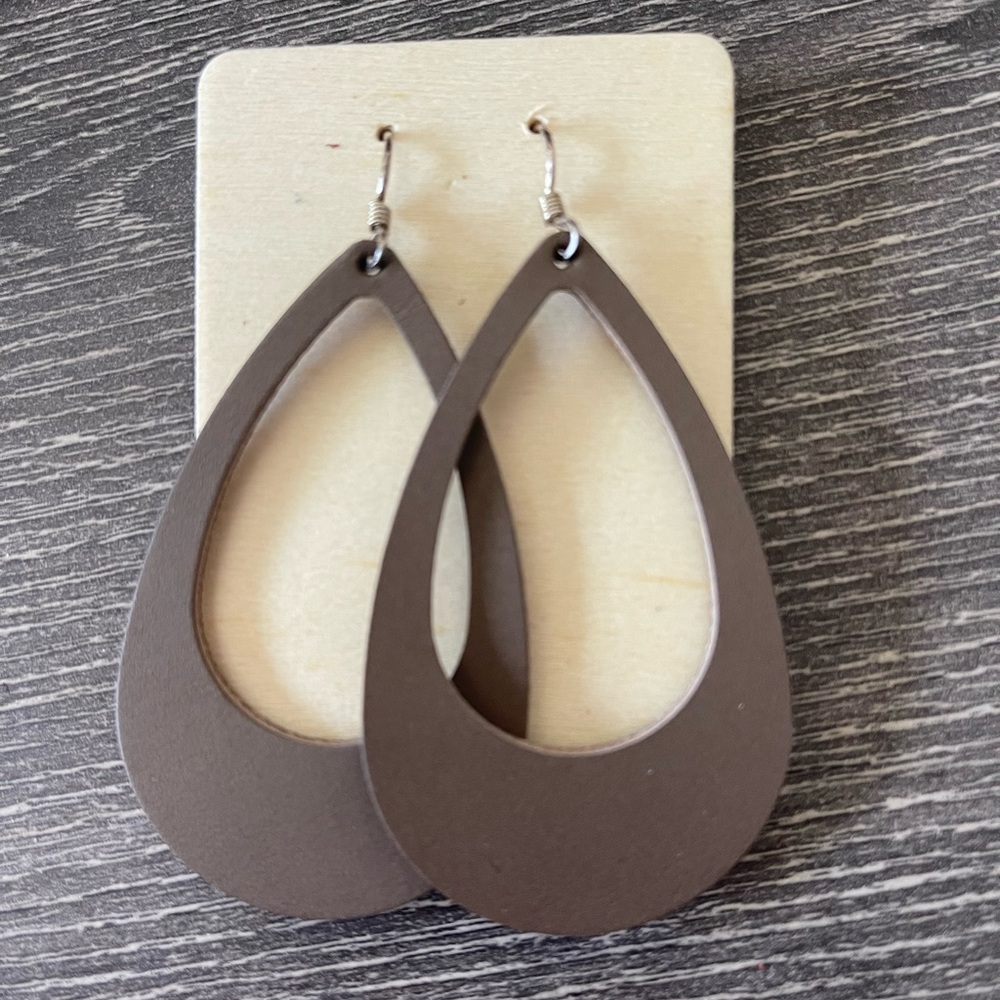 Nickel & Suede Teardrop cutout earrings - stone